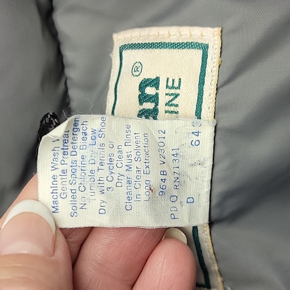 L.L. Bean. Puffer Vest. Goose Down. Size Large. - Picture 7 of 7